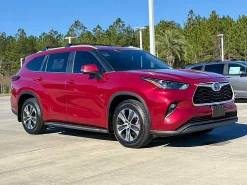 2024 Toyota Highlander Hybrid XLE