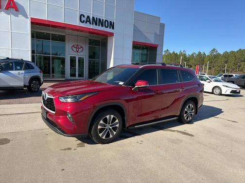 2024 Toyota Highlander Hybrid XLE