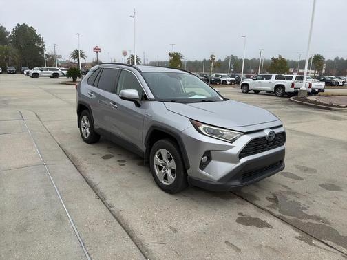 2020 Toyota RAV4 Hybrid XLE