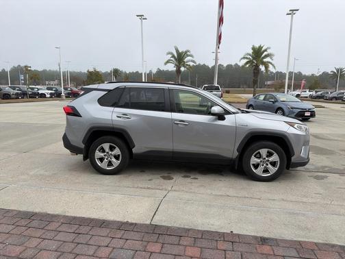 2020 Toyota RAV4 Hybrid XLE