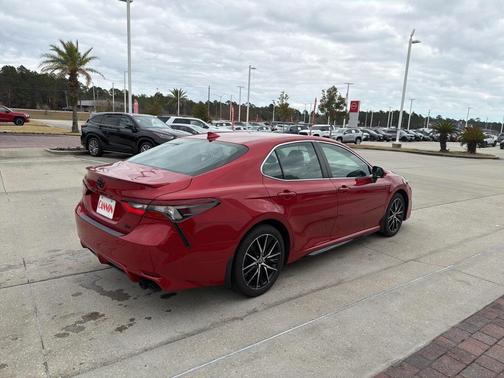 2022 Toyota Camry SE