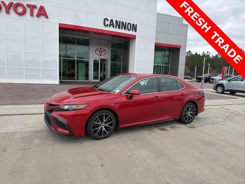 2022 Toyota Camry SE