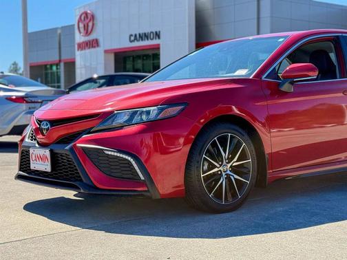 2022 Toyota Camry SE