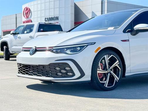 2024 Volkswagen Golf GTI 2.0T SE DSG
