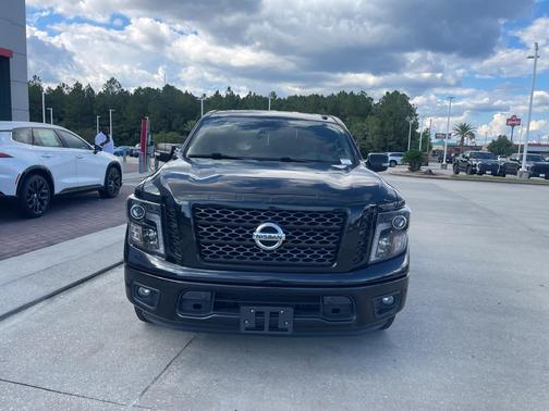 2018 Nissan Titan SV