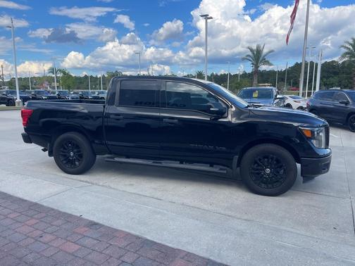 2018 Nissan Titan SV