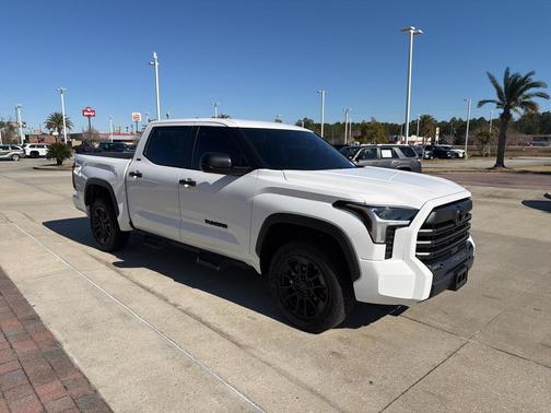 2024 Toyota Tundra SR5