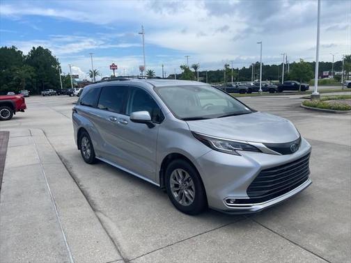 2021 Toyota Sienna XLE
