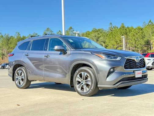 2021 Toyota Highlander Hybrid XLE