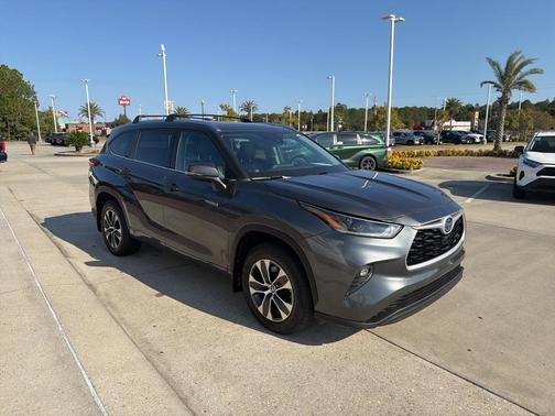 2021 Toyota Highlander Hybrid XLE