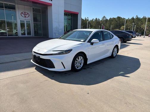 Ice Cap 2025 Toyota Camry LE