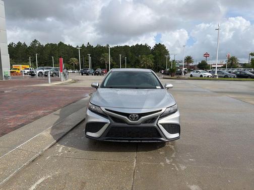 Celestial Silver Metallic 2023 Toyota Camry SE