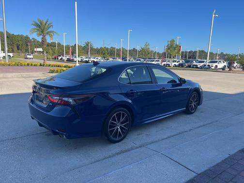 2024 Toyota Camry SE