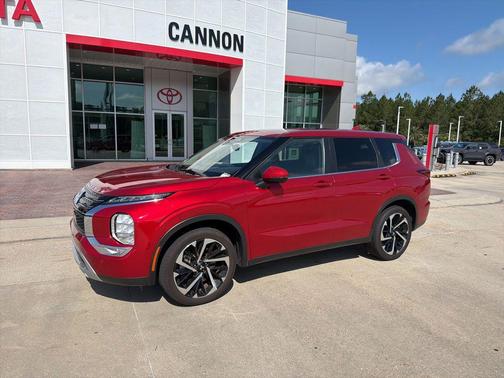 Red Diamond 2024 Mitsubishi Outlander SE
