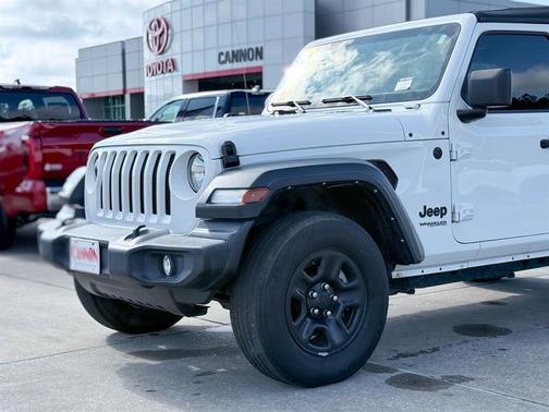 2022 Jeep Wrangler Unlimited Sport