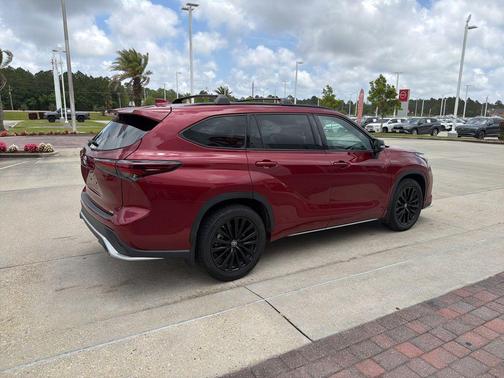 Ruby Flare Pearl 2024 Toyota Highlander XSE
