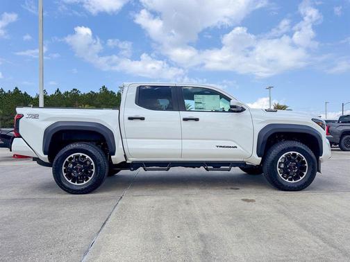2025 Toyota Tacoma Hybrid TRD Off Road