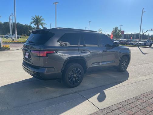 2024 Toyota Sequoia Platinum