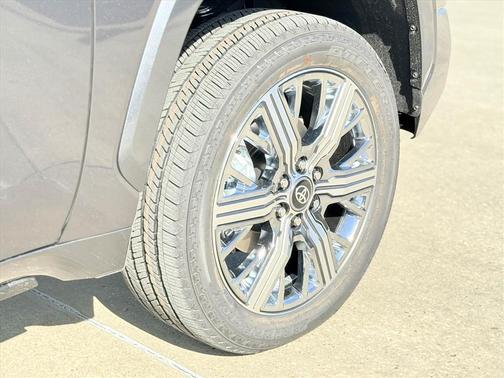 2026 Toyota Tundra Hybrid Capstone