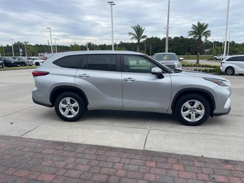 2023 Toyota Highlander Platinum