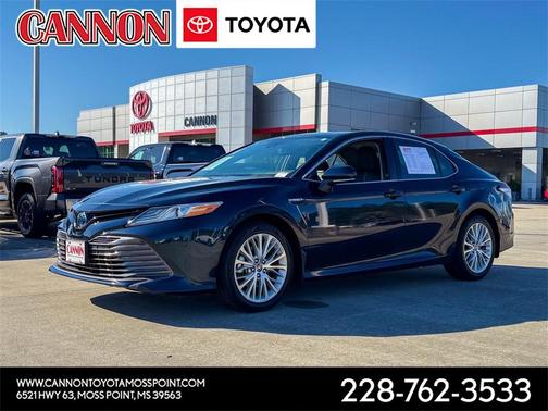 2020 Toyota Camry Hybrid XLE