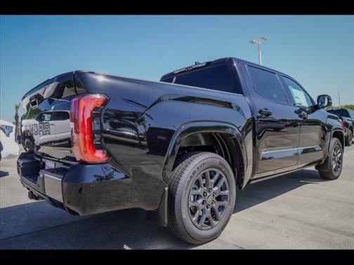2025 Toyota Tundra Hybrid Platinum