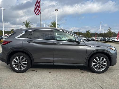 2022 INFINITI QX50 LUXE