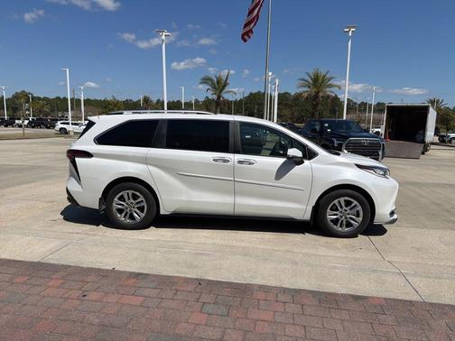 2024 Toyota Sienna Limited