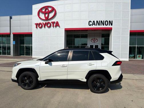White 2019 Toyota RAV4 Hybrid SE