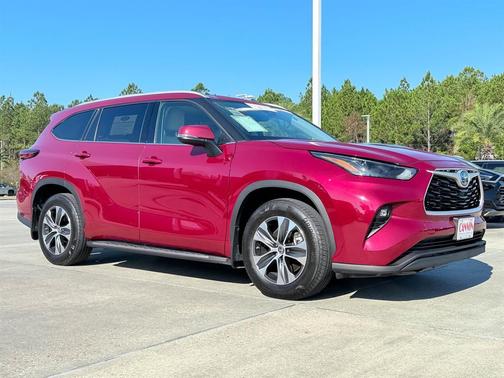 2022 Toyota Highlander Hybrid XLE