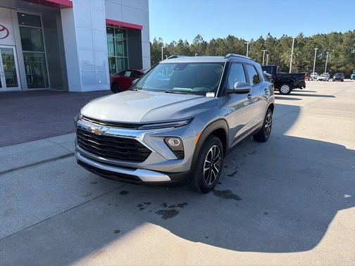 Sterling Gray Metallic 2025 Chevrolet Trailblazer LT