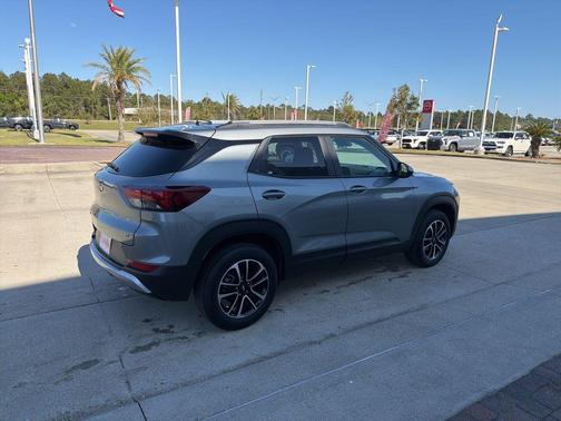 Sterling Gray Metallic 2025 Chevrolet Trailblazer LT