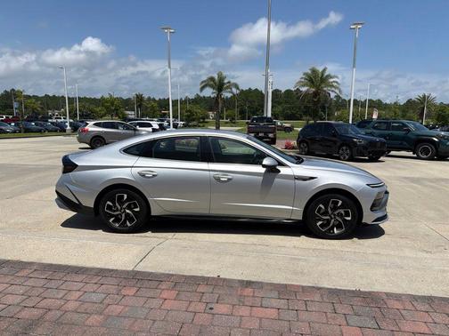 Aero Silver 2025 Hyundai SONATA SEL