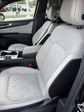 2024 Volkswagen Atlas Cross Sport 2.0T SEL Premium