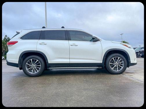 Blizzard Pearl 2019 Toyota Highlander XLE