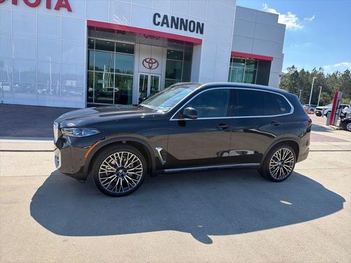 Black Sapphire Metallic 2024 BMW X5 sDrive40i