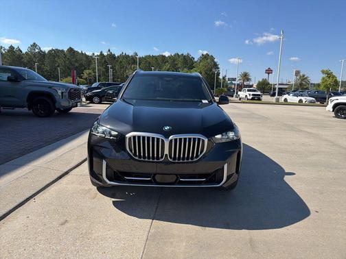 Black Sapphire Metallic 2024 BMW X5 sDrive40i