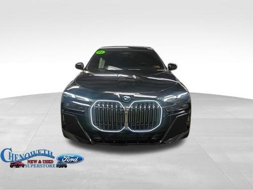 2023 BMW 740 i