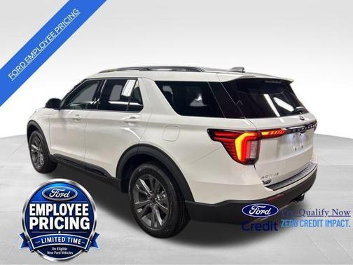 Star White Metallic Tri-Coat 2026 Ford Explorer Active w/200A Pkg