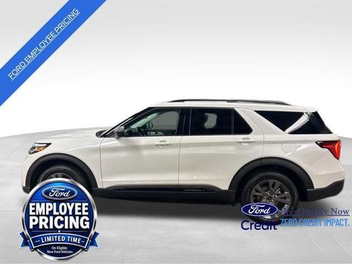 Star White Metallic Tri-Coat 2026 Ford Explorer Active w/200A Pkg