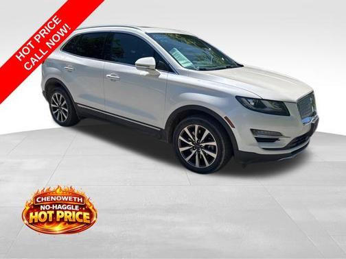 White Platinum 2019 Lincoln MKC Reserve