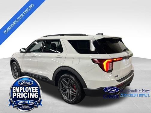Star White Metallic Tri-Coat 2026 Ford Explorer ST