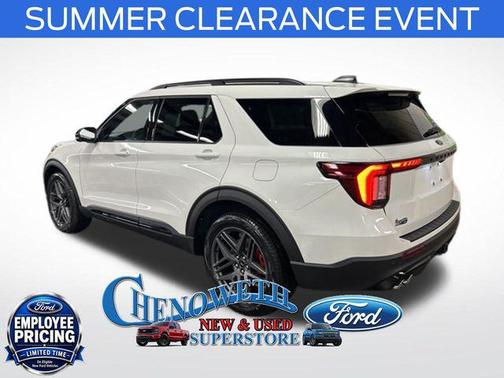 Star White Metallic Tri-Coat 2026 Ford Explorer ST