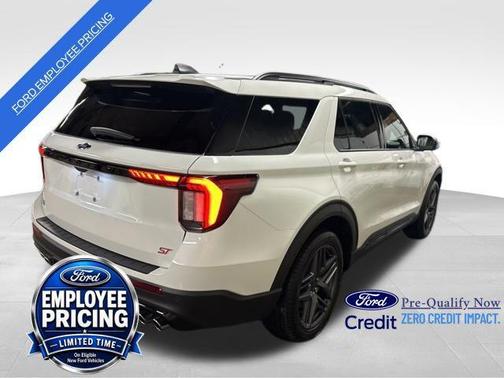 Star White Metallic Tri-Coat 2026 Ford Explorer ST