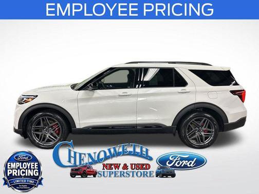 Star White Metallic Tri-Coat 2026 Ford Explorer ST