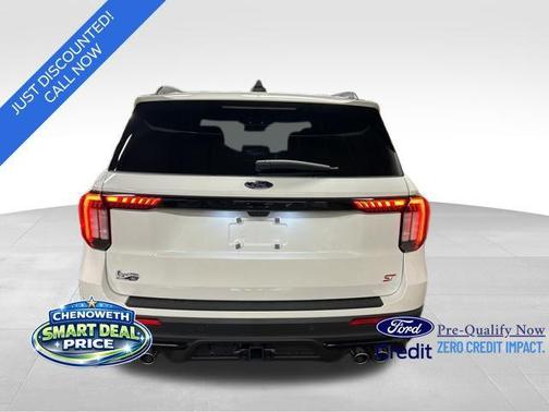 Star White Metallic Tri-Coat 2026 Ford Explorer ST