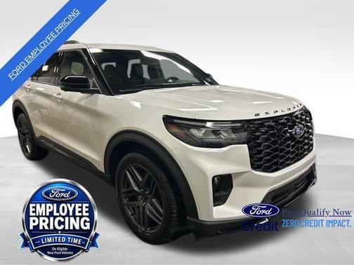 Star White Metallic Tri-Coat 2026 Ford Explorer ST