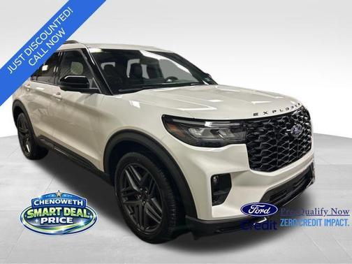 Star White Metallic Tri-Coat 2026 Ford Explorer ST