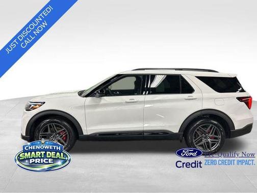 Star White Metallic Tri-Coat 2026 Ford Explorer ST