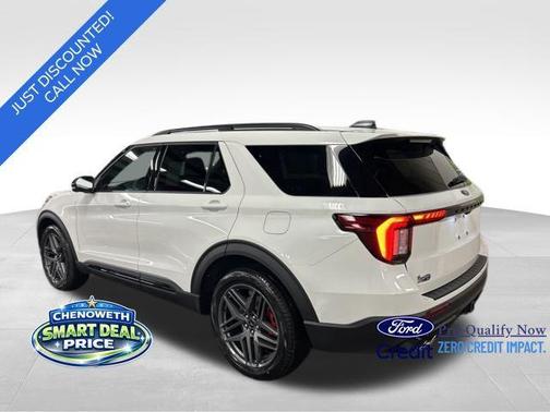 Star White Metallic Tri-Coat 2026 Ford Explorer ST